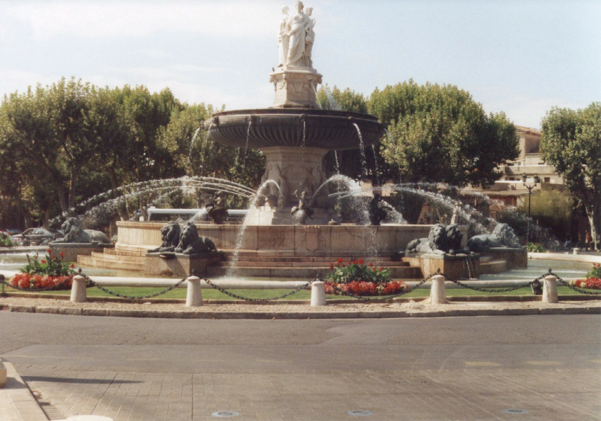 La fontaine et la place de la Rotonde à Aix-en-Provence