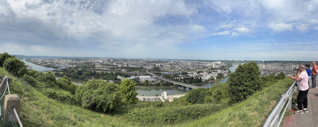 Panorama de Rouen et de la Seine depuis la côte Sainte-Catherine